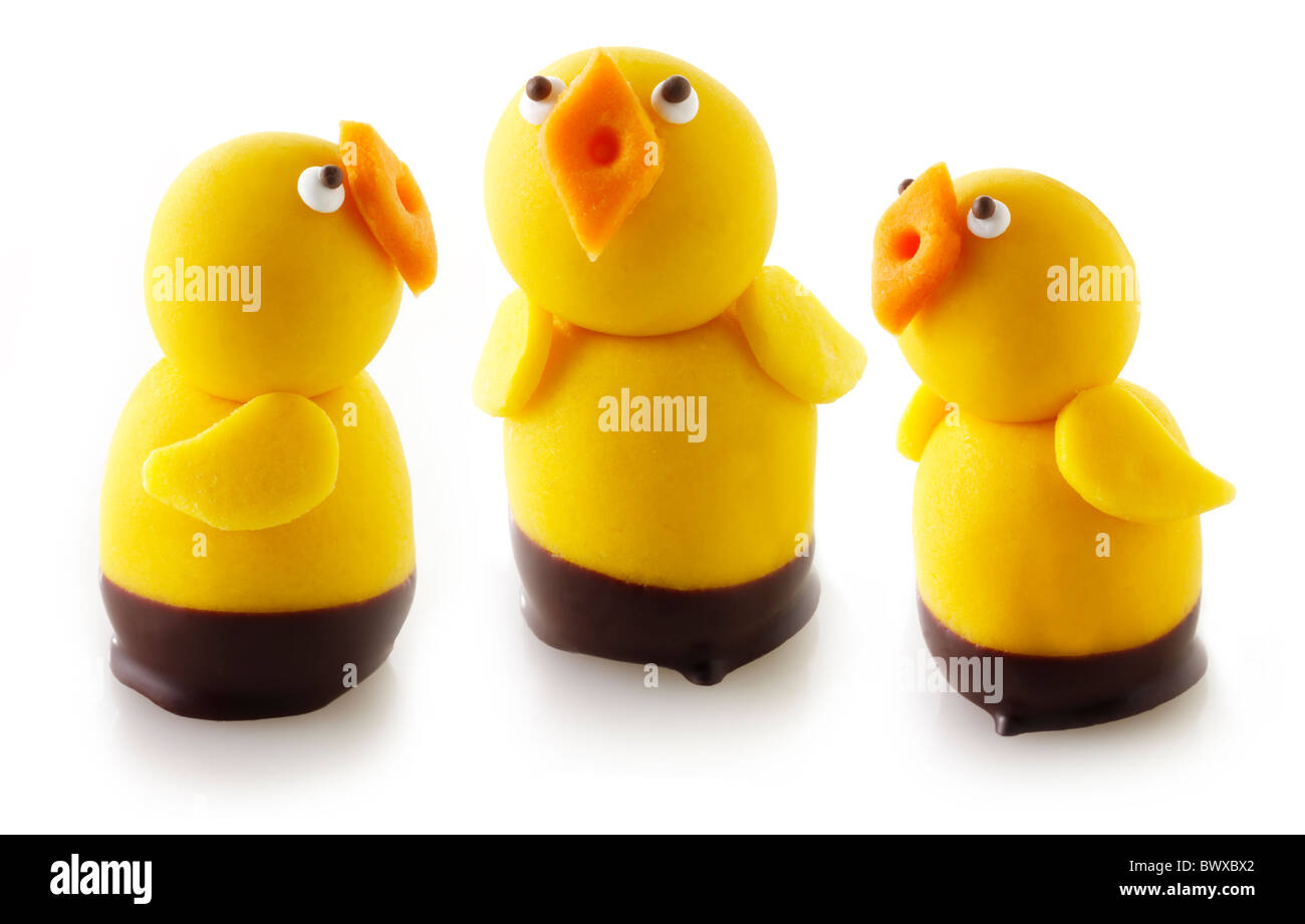 Il marzapane pulcini per Pasqua o la molla Foto Stock