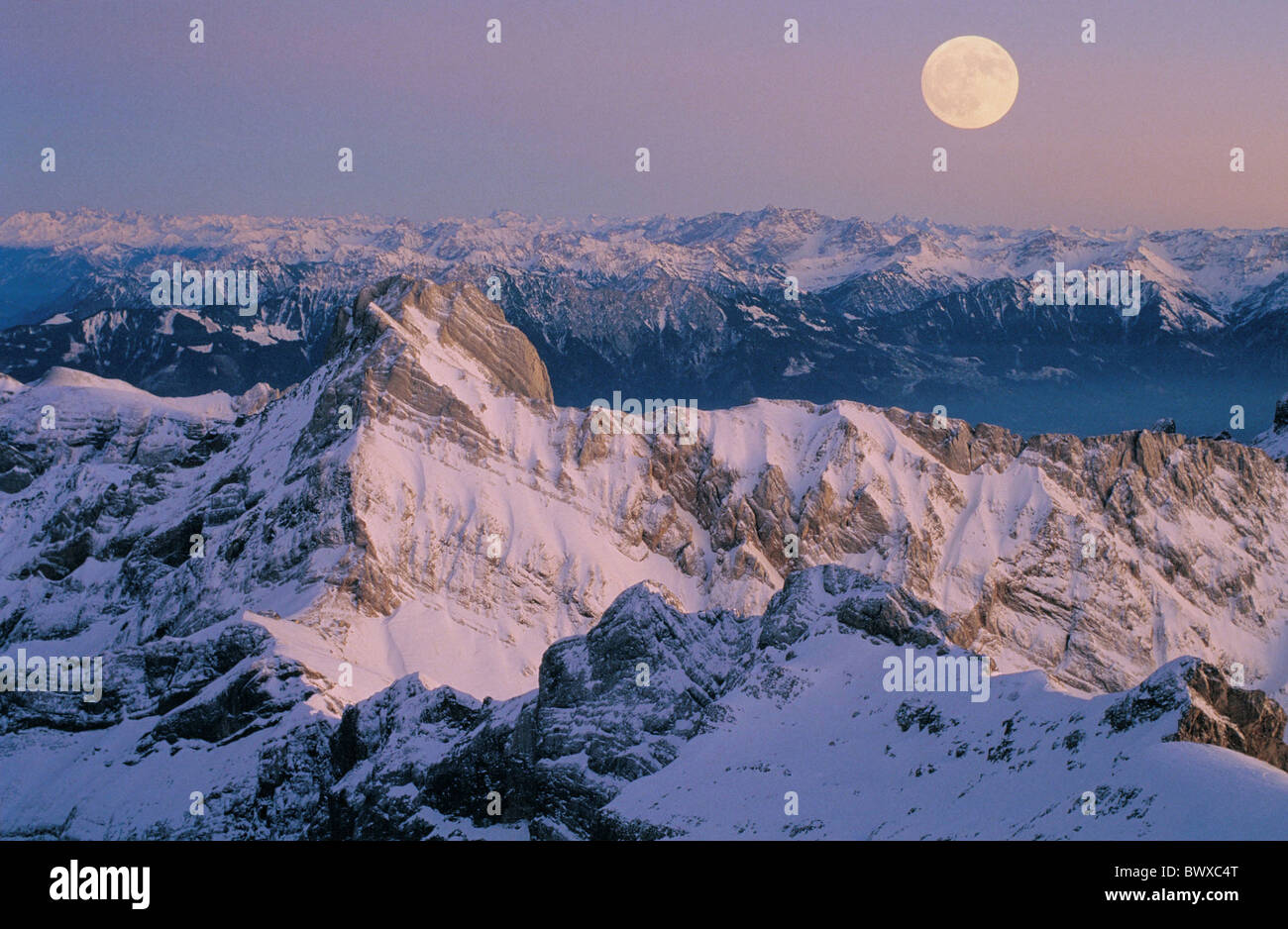 Altmann Appenzell vista montagne da Santis al panorama notturno Svizzera Europa umore luna piena Foto Stock