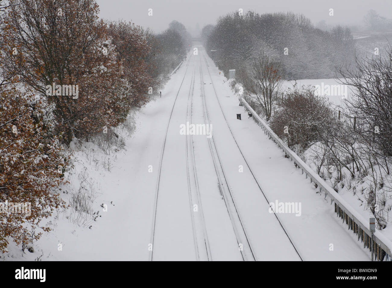 Una linea ferroviaria nel Regno Unito, neve legato e abbandonato Foto Stock