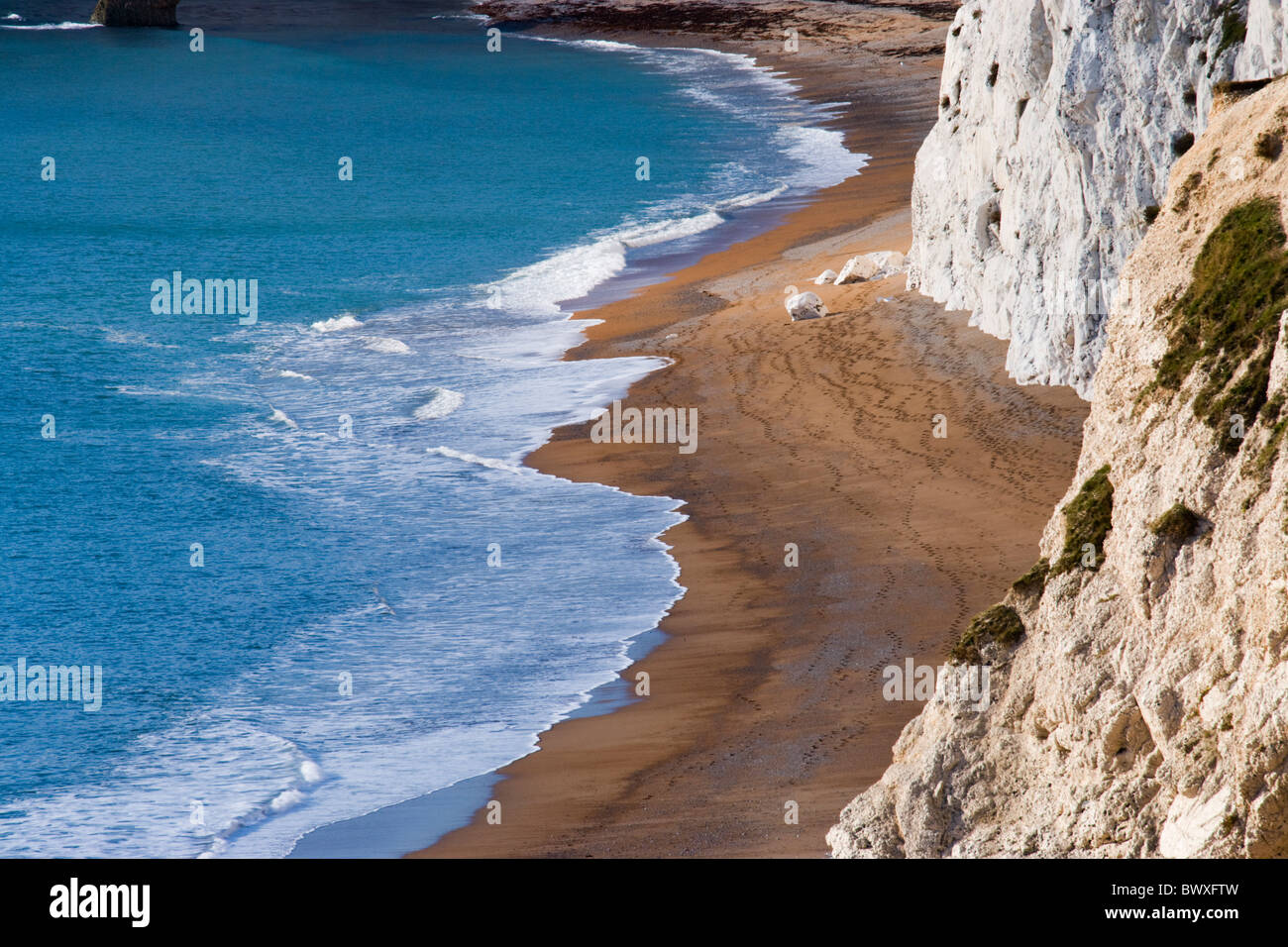 Spiaggia sottostante testa Swyre da vicino alla porta di Durdle, Dorset, Regno Unito Foto Stock