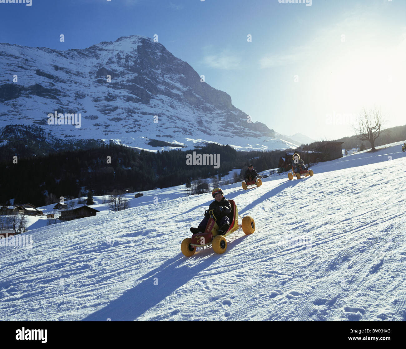 Sport invernali sport Alpi montagne in discesa il canton Berna Oberland Bernese divertente scherzo inverno montagna Eiger Foto Stock