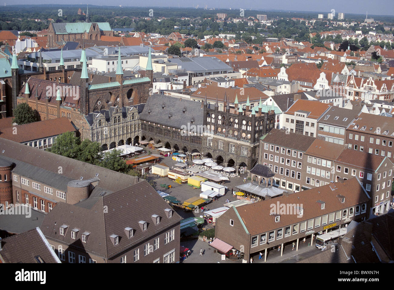 Germania Europa Schleswig Holstein Lubeck panoramica di tetti Foto Stock