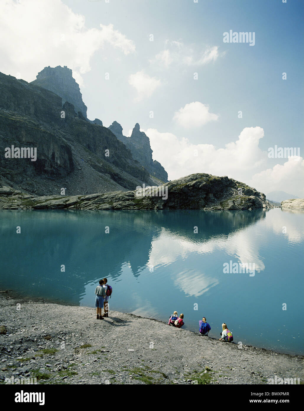Alpine montagne delle Alpi gruppo bambini Pizol Svizzera Europa lago laghi mare vagare walking escursionismo w Foto Stock