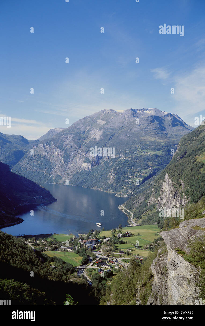 Norvegia Europa fiordi Gerainger fjord paesaggio montagne panoramica Foto Stock
