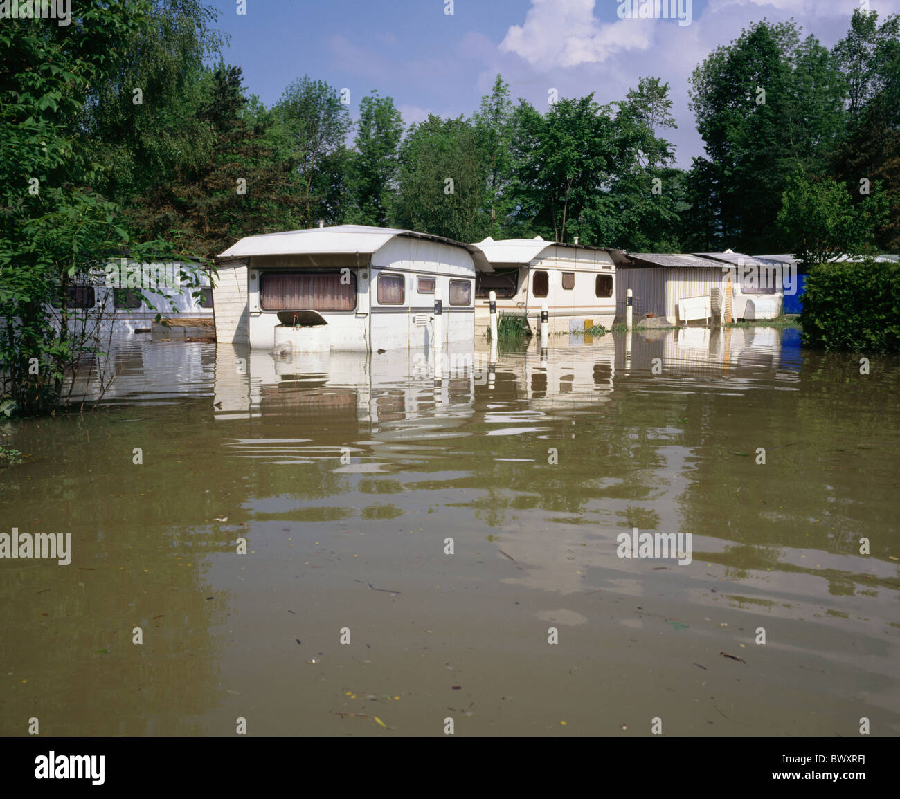 Svizzera Europa Camping campeggio acqua alta di Obvaldo Lago di Sarnen inondazioni alluvioni tempesta caravan thunde Foto Stock