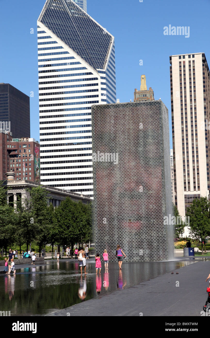 Fontana di corona a Chicago's Millennium Park Foto Stock