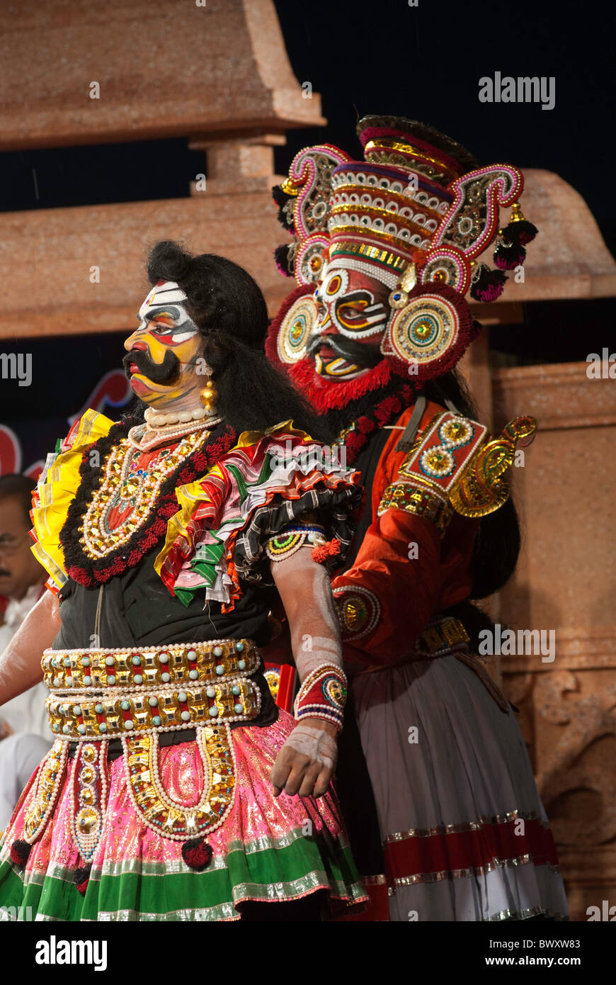 Yakshagana- Mahisasuramardhini da Sri Chandrasekara Navada & Troupe, Suratkal, Karnataka. Foto Stock