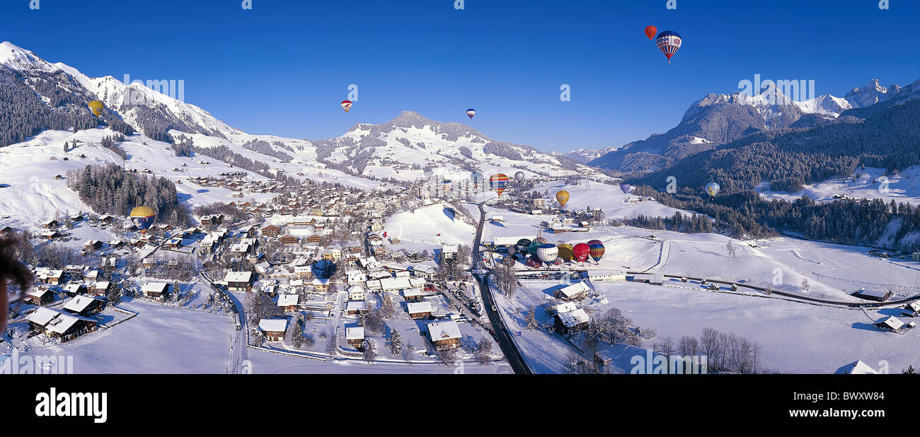 La mongolfiera Svizzera Europa Vaud Chateau d'Oex inverno international balloon settimana panorama palloncino panoramica Foto Stock
