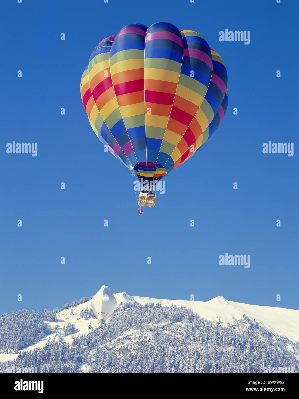 La mongolfiera Svizzera Europa Vaud Chateau d'Oex international balloon settimana inverno palloncino mongolfiera Foto Stock