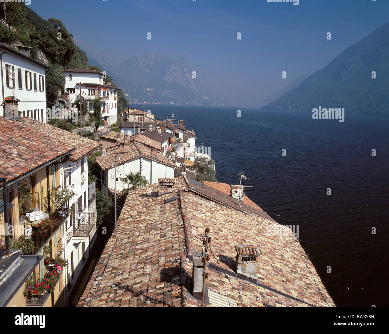 Europa Svizzera Ticino Gandria case tetti di case Lago di mare Foto Stock