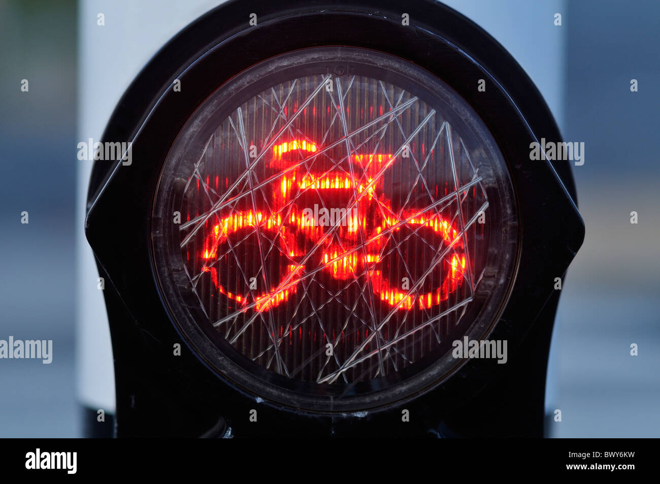Bicicletta rosso luce di corsia, Amsterdam, Paesi Bassi Foto Stock