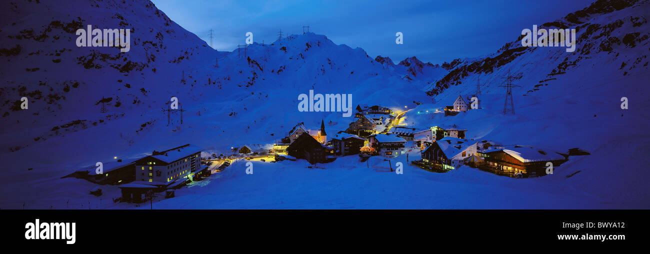 Austria Europa Tyrol St. Christoph am Arlberg di notte inverno panoramica Montagne Paesaggio Foto Stock