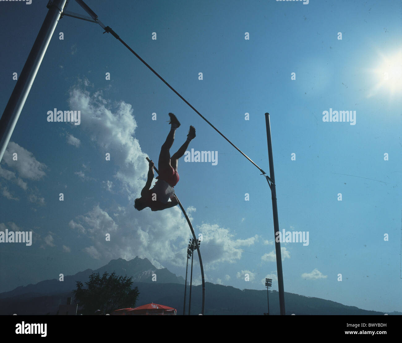 Azione atletica Dynamic Jump uomo sport pole vault Foto Stock