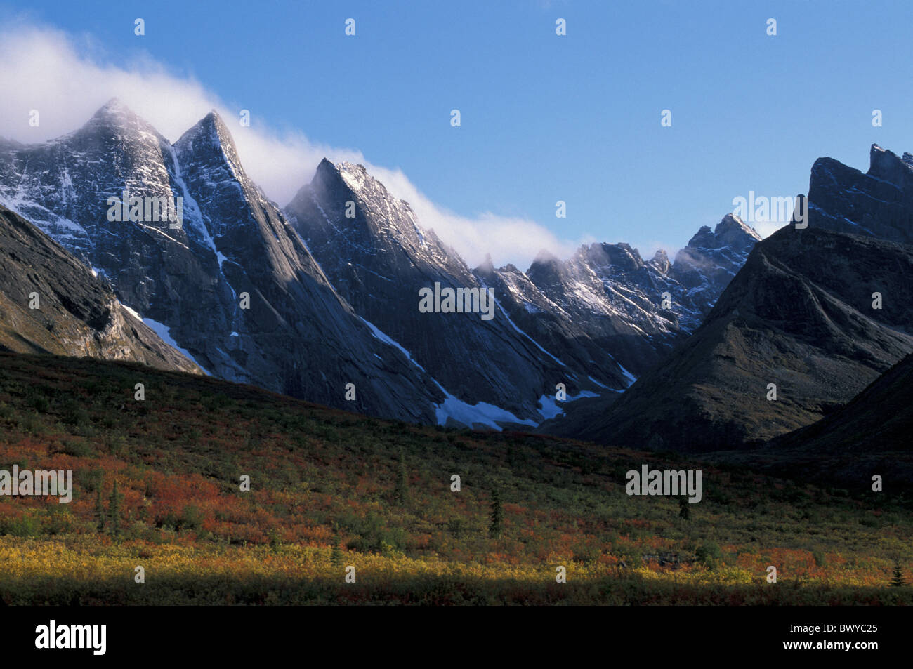Alaska picchi Arrigetch autunno Brooks Range gate dell'Artico national mountains nature park scenario landsc Foto Stock