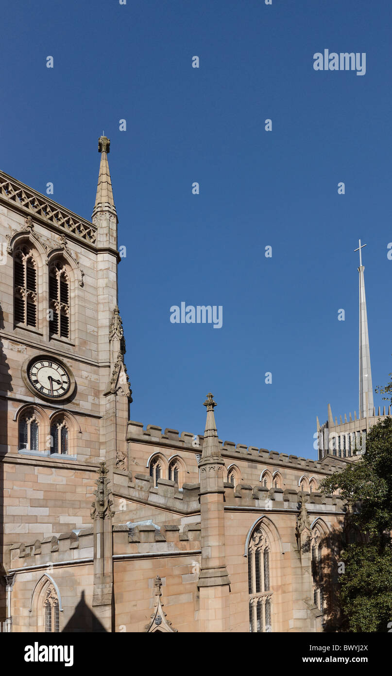 Blackburn cattedrale con il campanile in primo piano Foto Stock