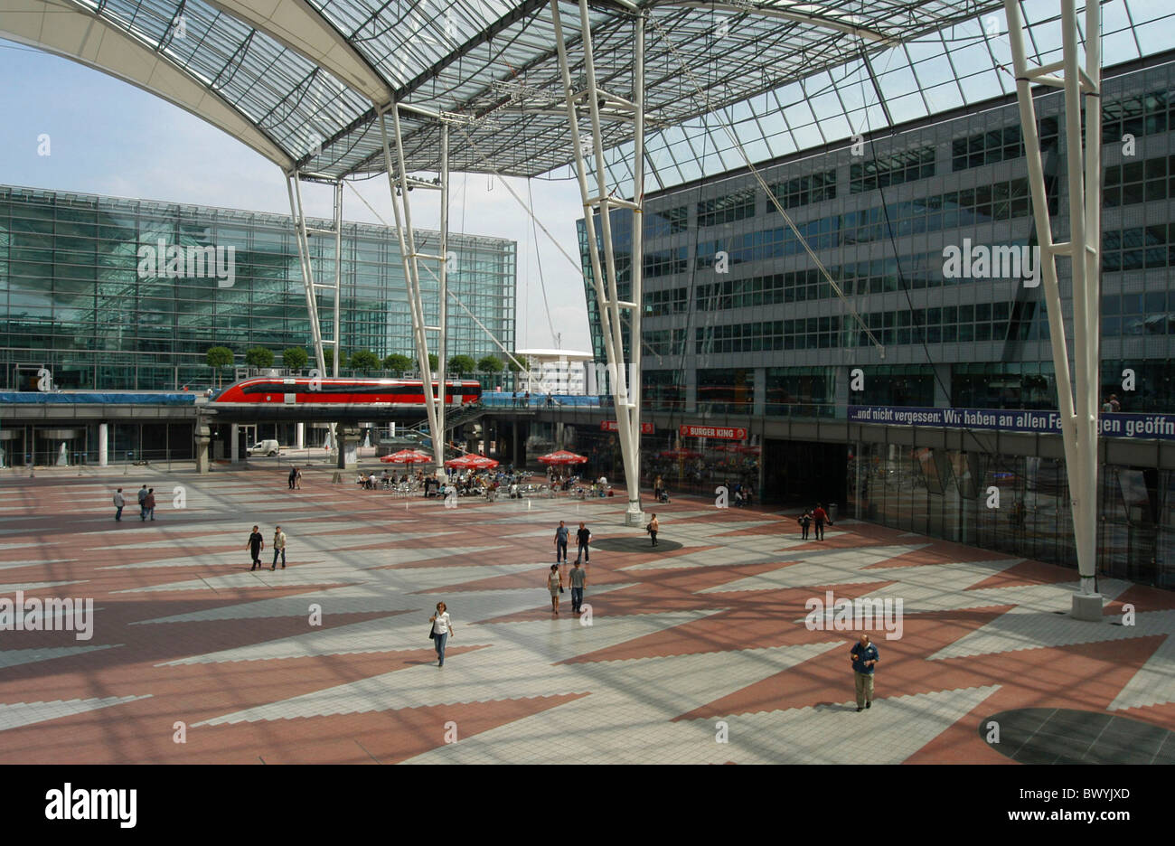 Architettura airport Baviera bavarese di costruzione edilizia Germania Europa vetreria in vetro Helmut Jahn MA Foto Stock