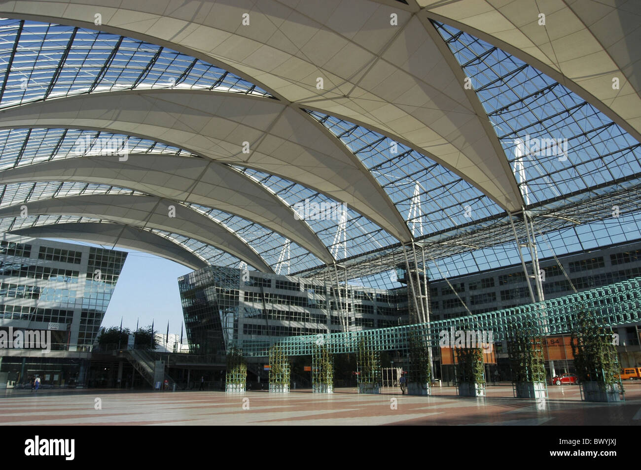 Architettura airport Baviera bavarese di costruzione edilizia Germania Europa vetreria in vetro Helmut Jahn MA Foto Stock