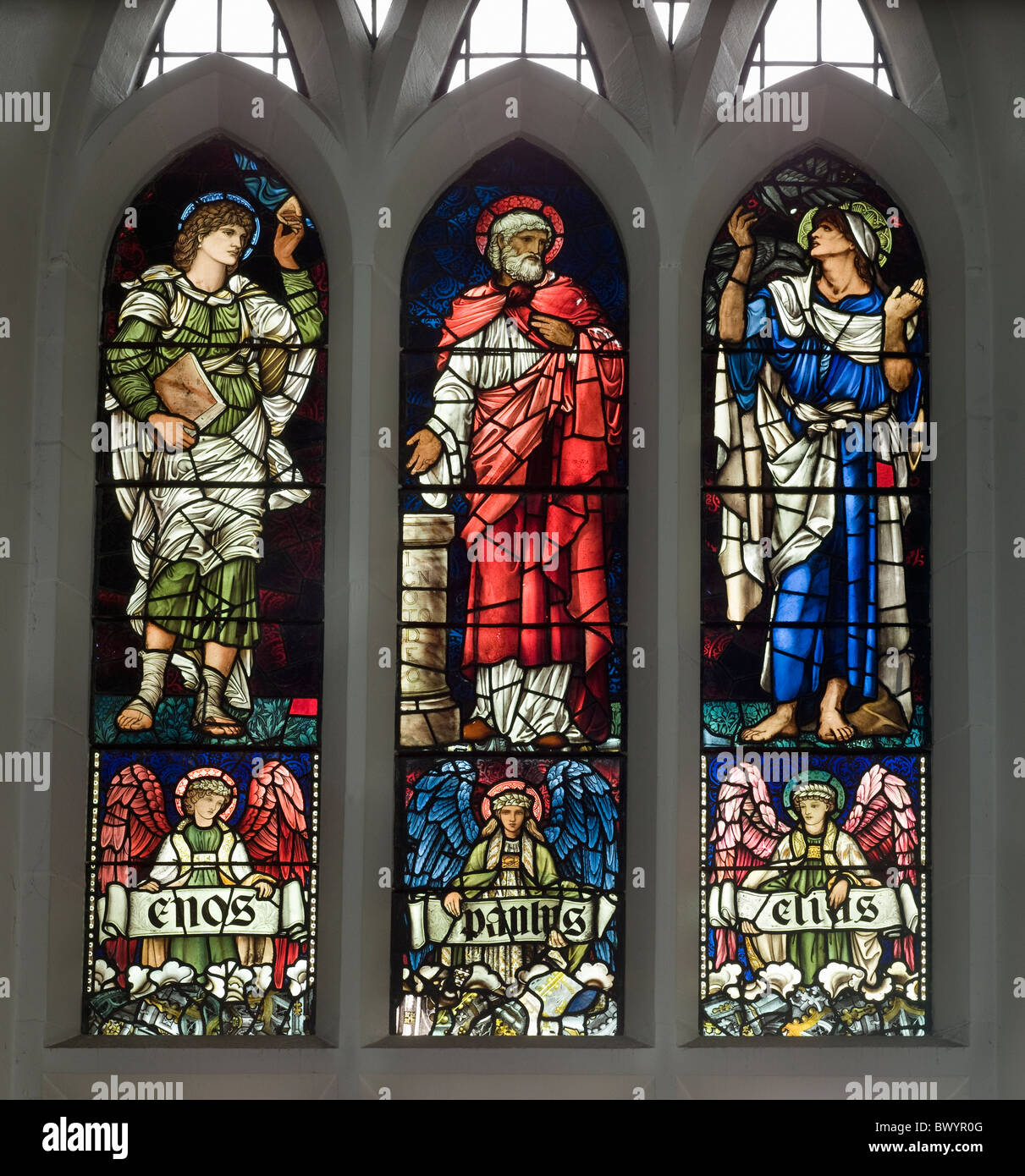 Blackburn Cattedrale finestra Pre-Raphaelite da Sir Edward Burne-Jones raffiguranti predicatori biblico Enoch, Paolo e Elia Foto Stock