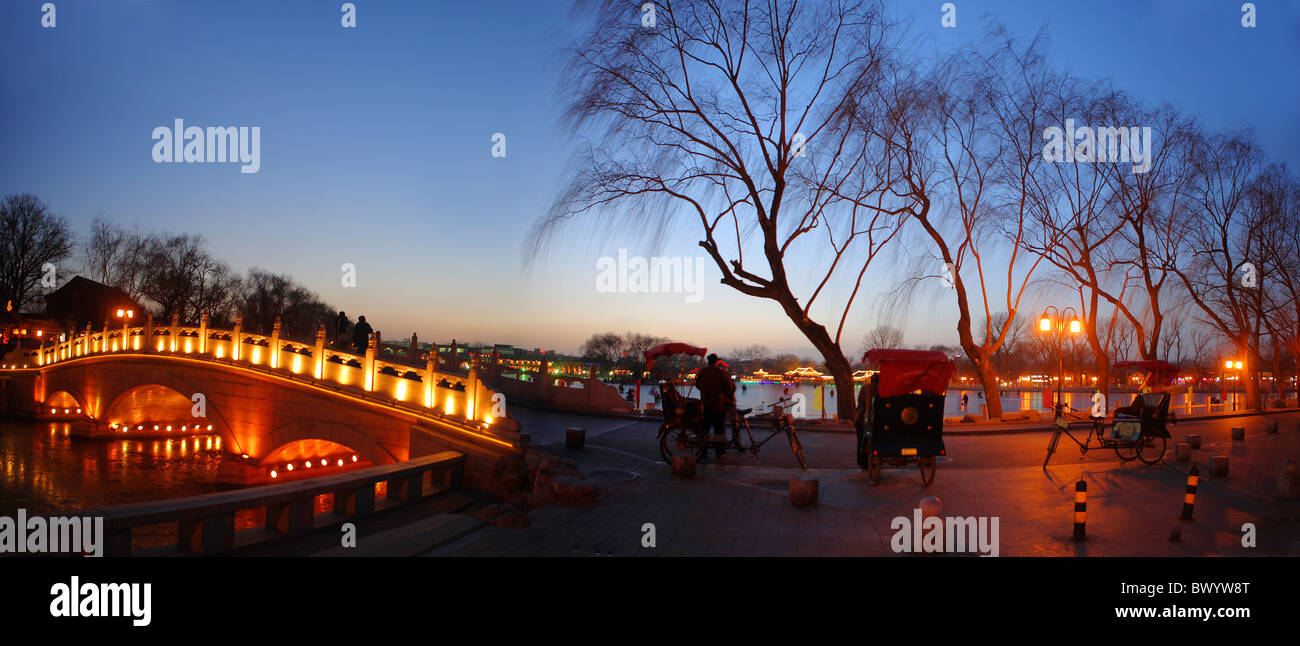 L'Houhai area bar al tramonto, Pechino, Cina Foto Stock