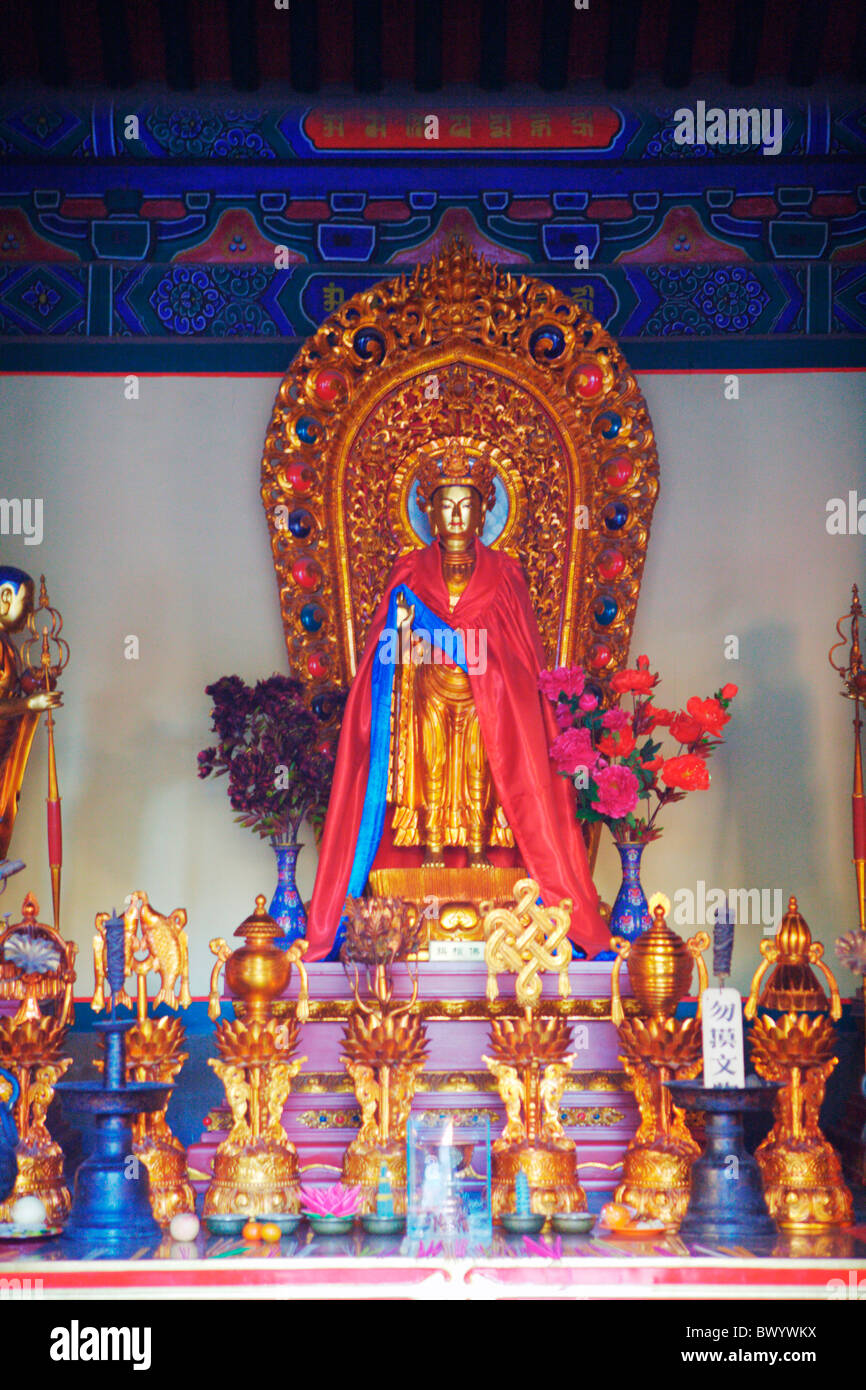 Oro dorato statua del Buddha, Yonghe Lamasery, Pechino, Cina Foto Stock