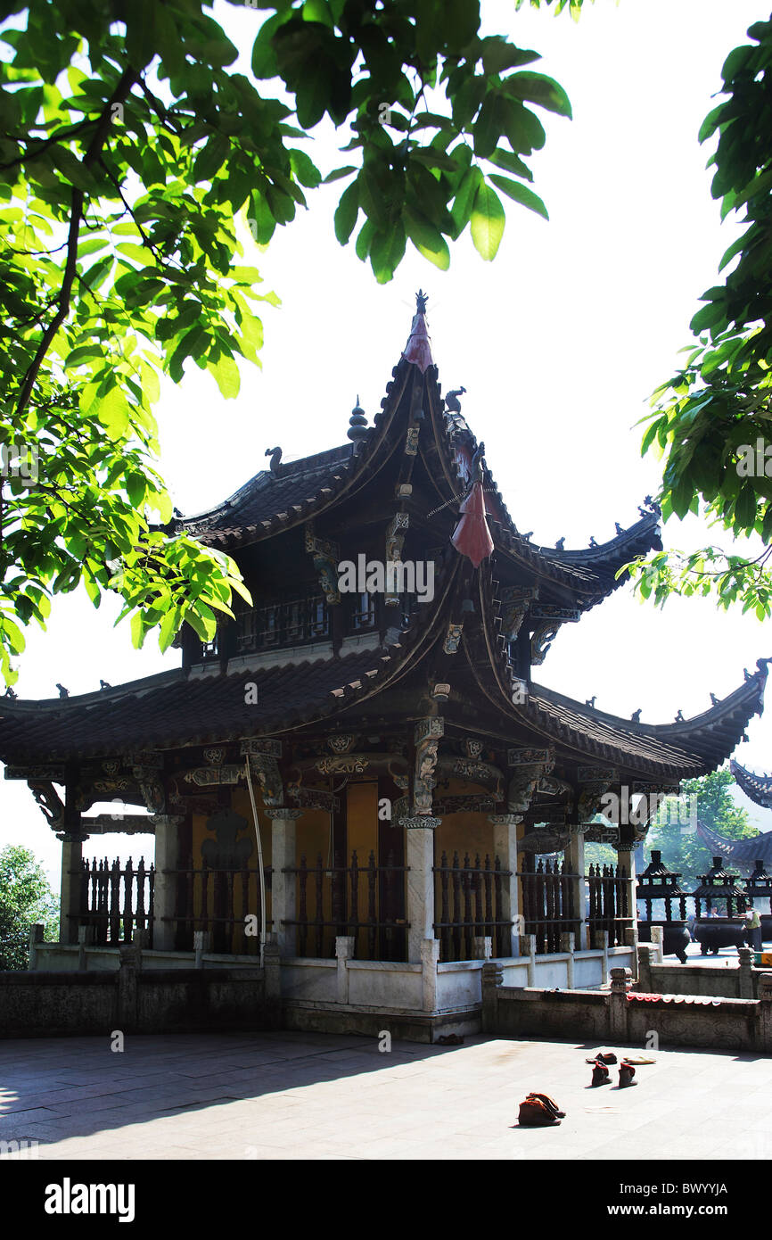 Padiglione tradizionale sulla piattaforma Tiantai, Monte Jiuhua, Qingyang, provincia di Anhui, Cina Foto Stock