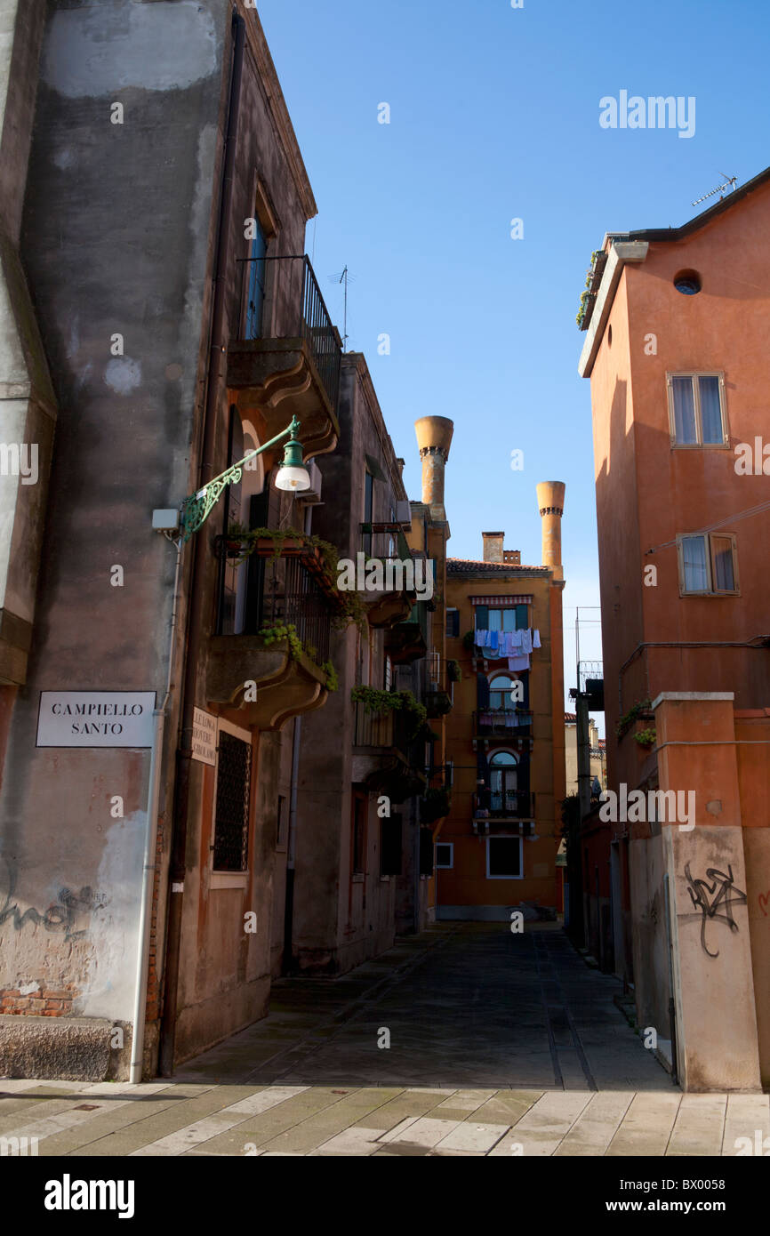 Un backstreet del Carnareggio area di Venezia Foto Stock