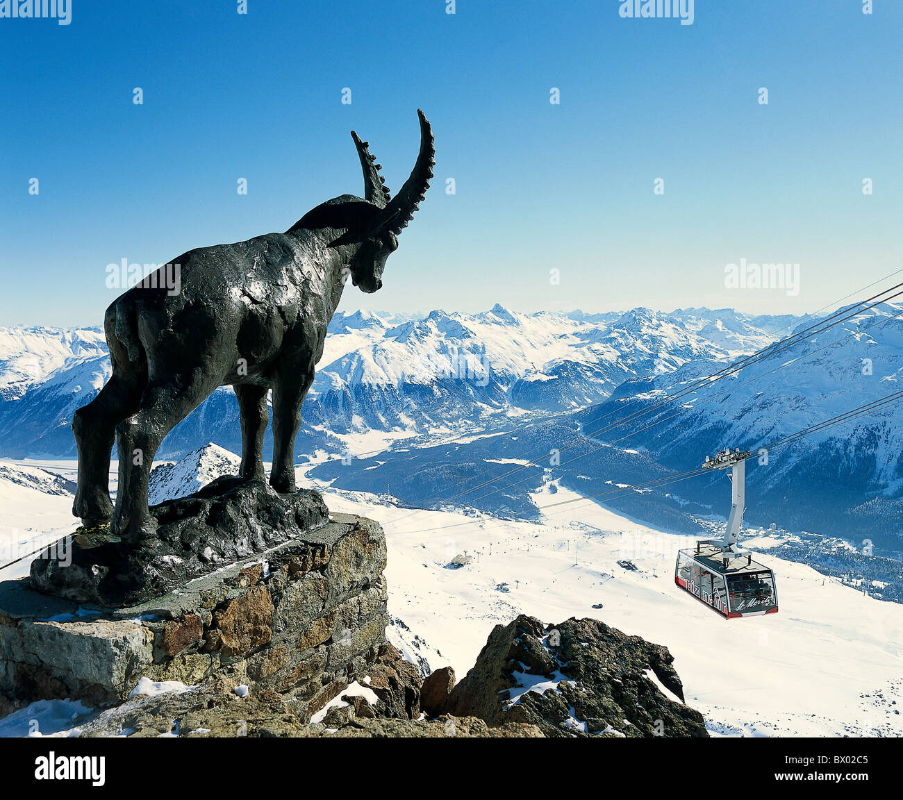 Alpine montagne delle Alpi gondola canton Grigioni Grigioni Svizzera Europa la funivia teleferica Obereng Foto Stock