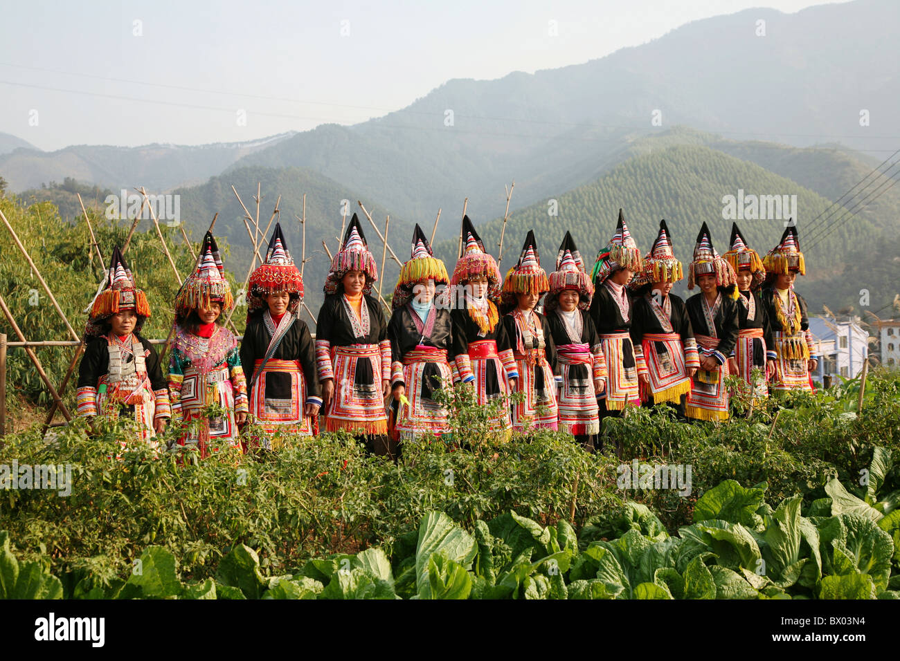 Guoshan Yao donne in costume tradizionale, Huangdong, Babu distretto, Hezhou, provincia di Guangxi, Cina Foto Stock