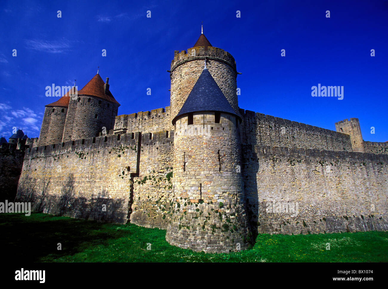 Città murata, roccaforte feudale, Citadel, fortezza militare, Cataro guerre crociate albigese, La Cite, Carcassonne, Languedoc-Roussillon, Francia Foto Stock
