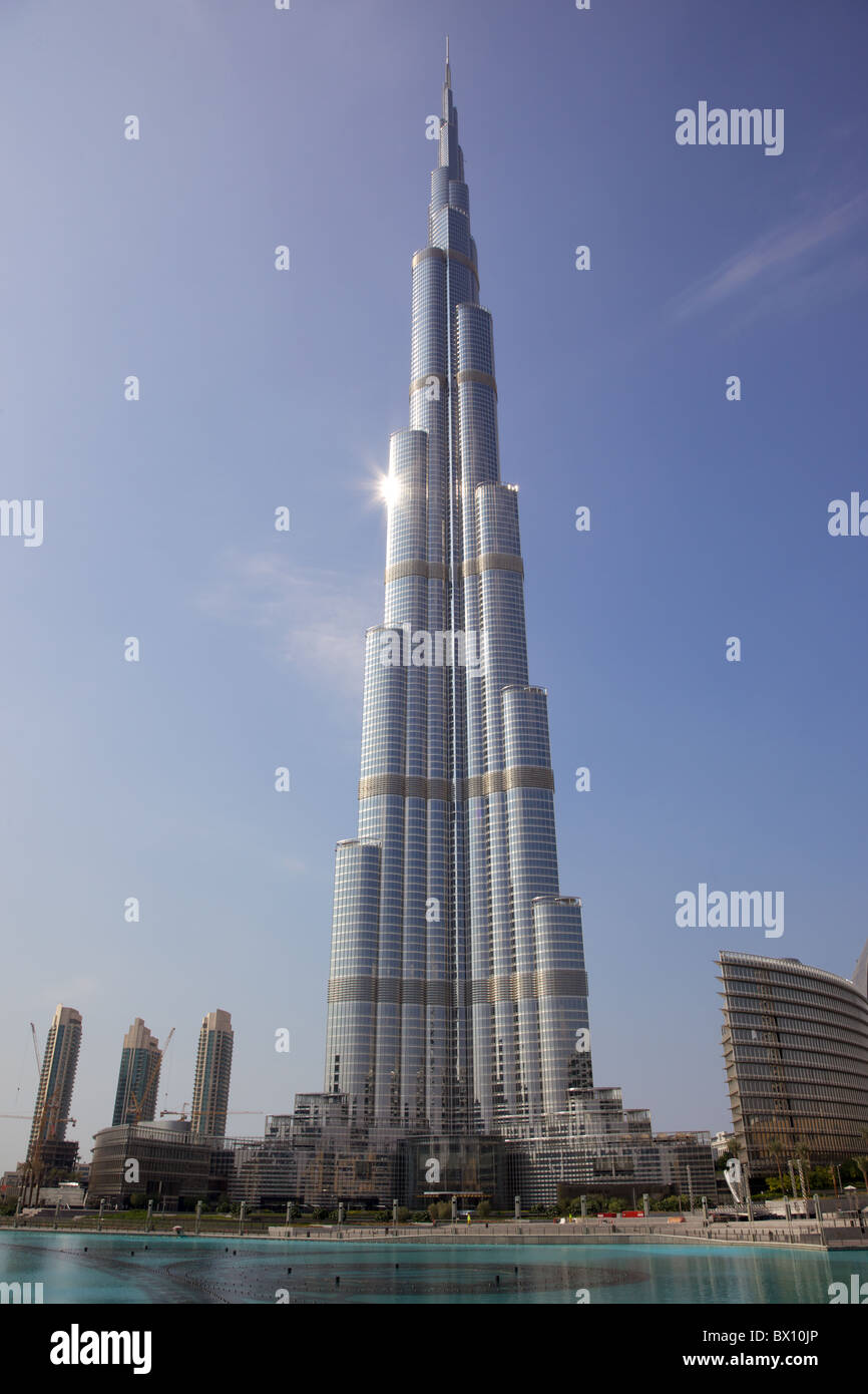 Il Burj Khalifa, il mondo il più alto edificio, situato a Dubai negli Emirati Arabi Uniti. Foto Stock
