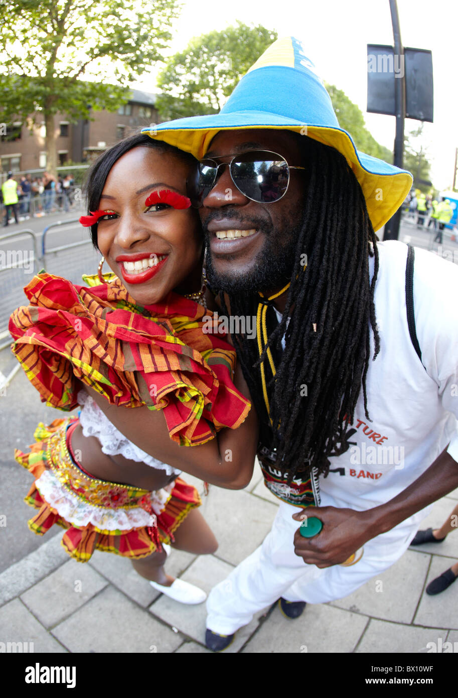 West Indian matura in costume al carnevale di Notting Hill Londra REGNO UNITO Foto Stock