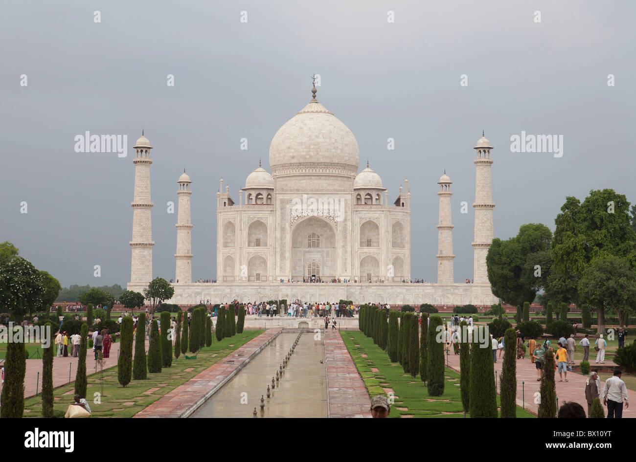 Taj Mahal monumento Agra India architettura Uttar mongolo bellezza panoramica old palace royal di marmo bianchi Foto Stock