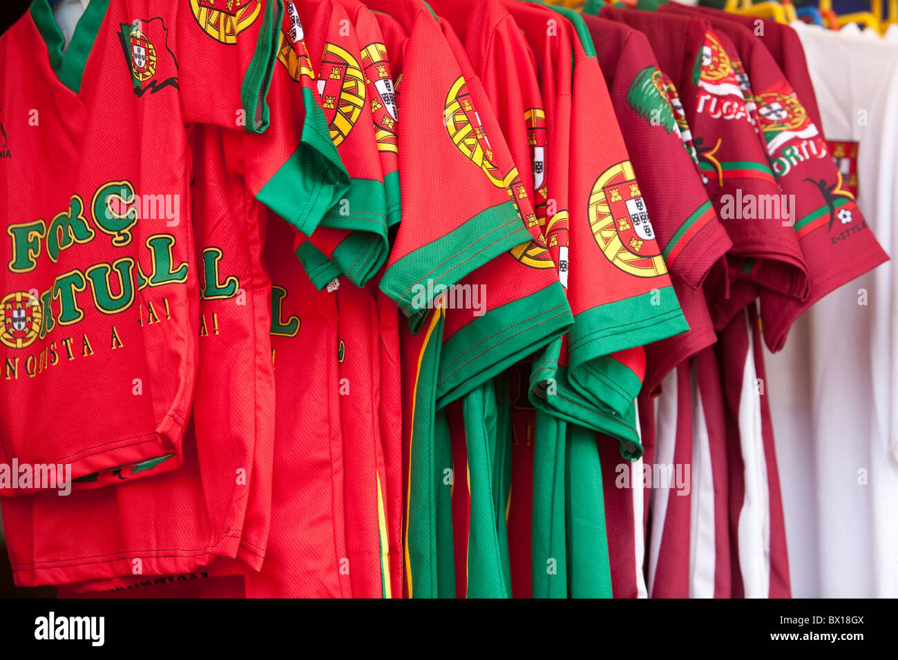 Il Portogallo magliette da calcio per vendite Funchal Madeira Foto Stock