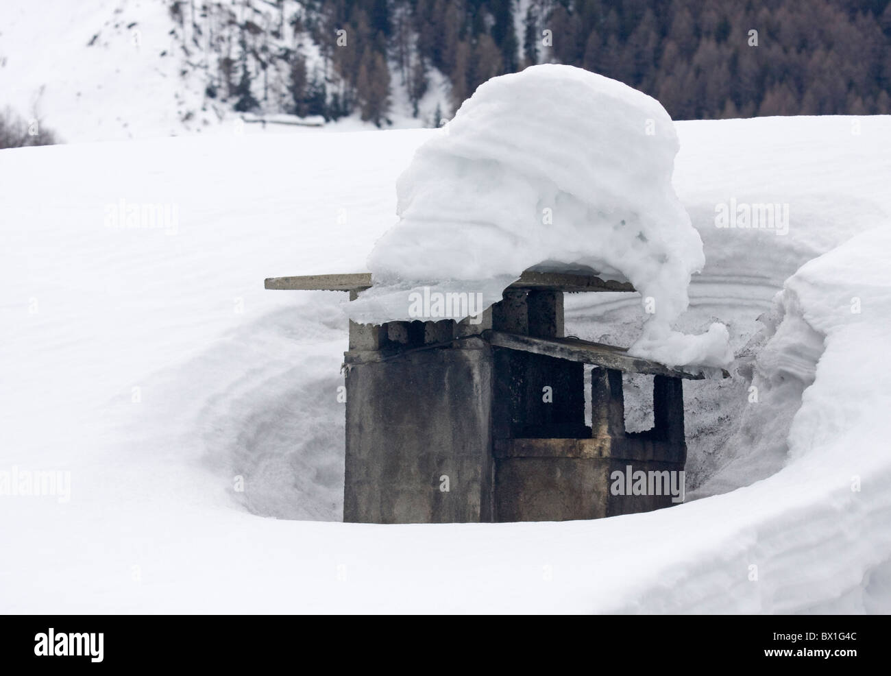 Fumaiolo di neve in Valle d'Aosta Italia Foto Stock