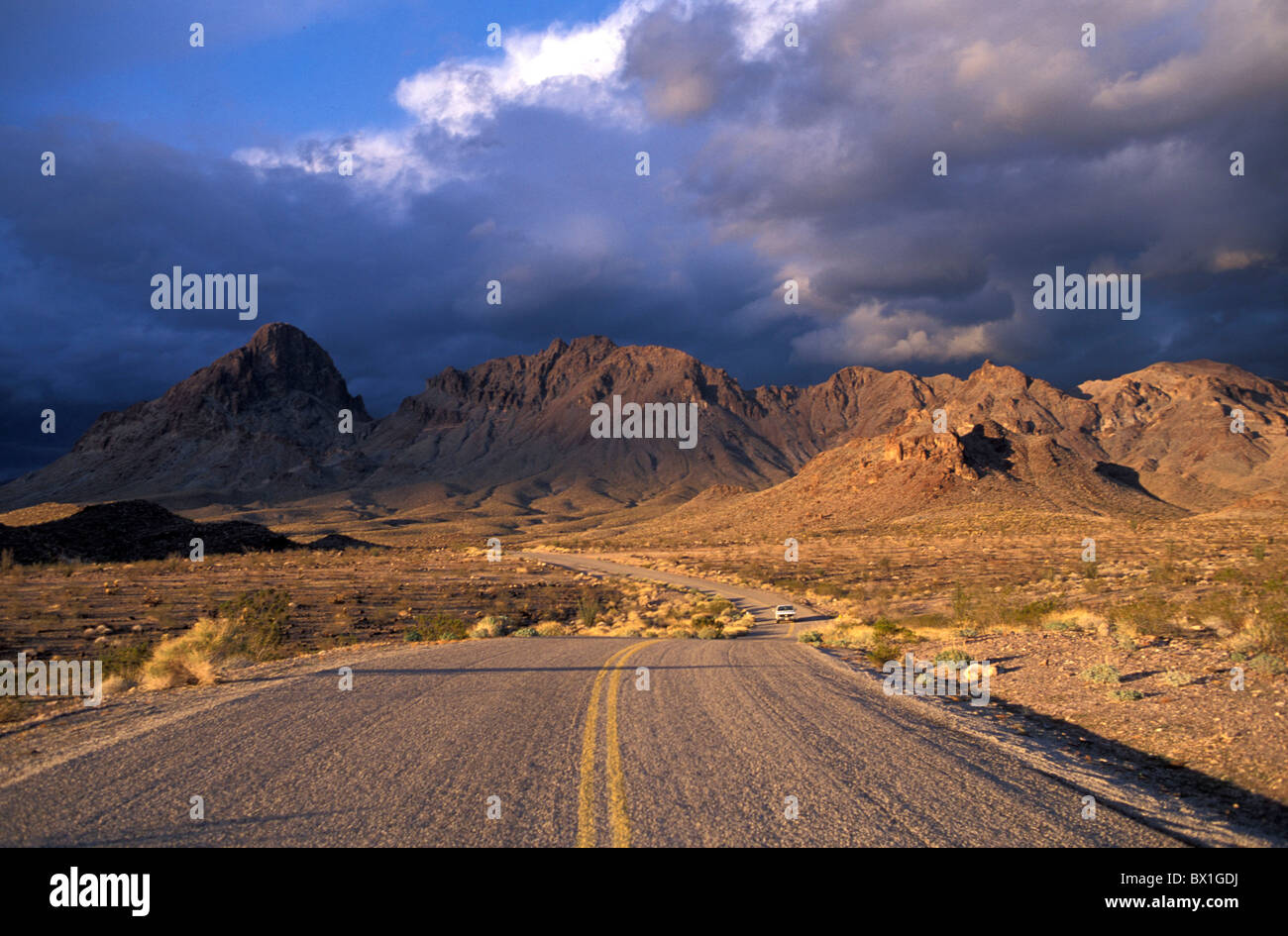 Arizona vecchi Route 66 vicino a Oatman USA America Stati Uniti montagne autostrada Foto Stock