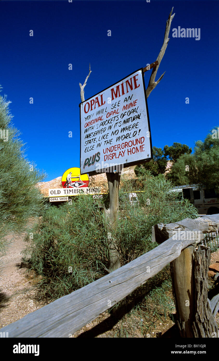 Australia Coober Pedy industria miniera di opale Outback promozione segno dello schermo in Sud Australia Foto Stock