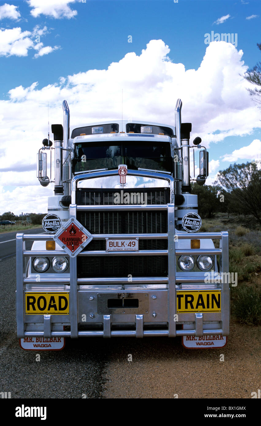 Australia anteriore Territorio Settentrionale roadtrain traffico stradale carrello di trasporto Foto Stock