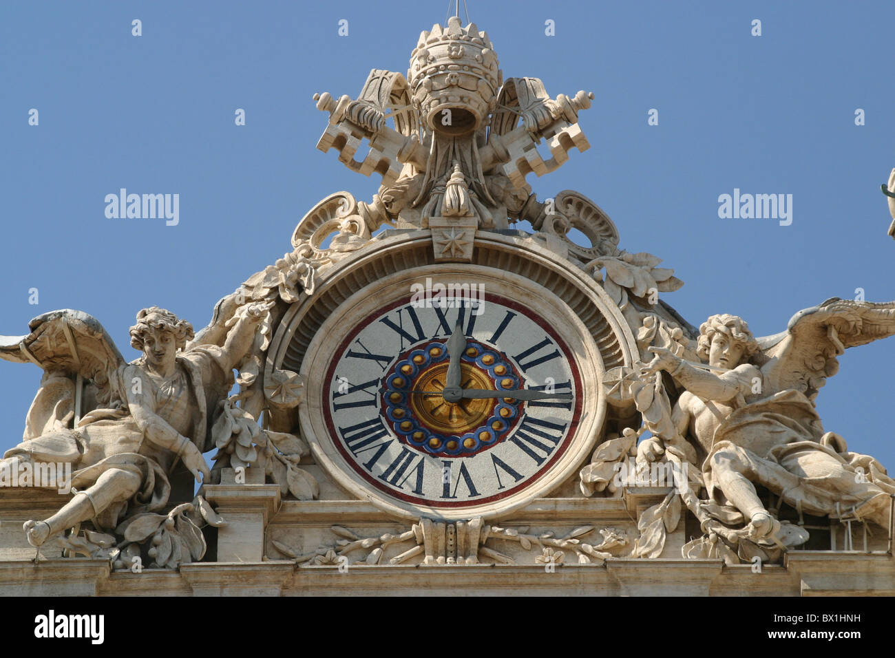 Gigantesco orologio di San Pietro, il Vaticano, Roma, Italia Foto Stock