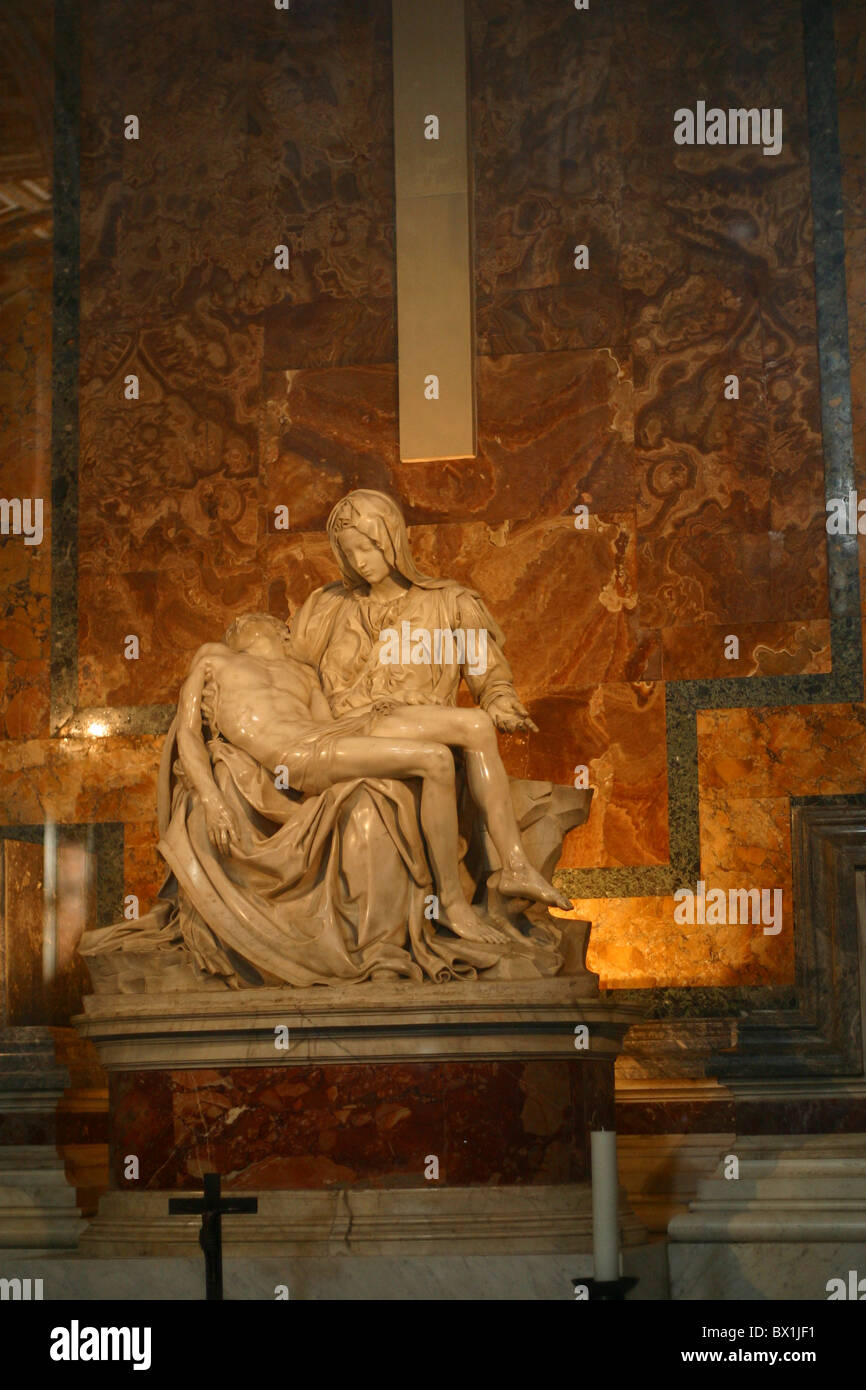Pietà di Michelangelo all'interno della Basilica di San Pietro, il Vaticano, Roma, Italia Foto Stock