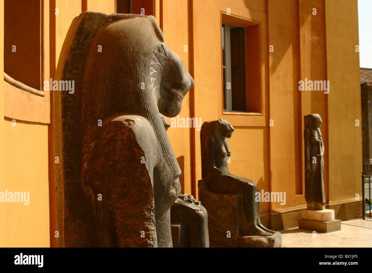 Statue egiziane all'interno di musei vaticani, Vaticano, Roma, Italia Foto Stock