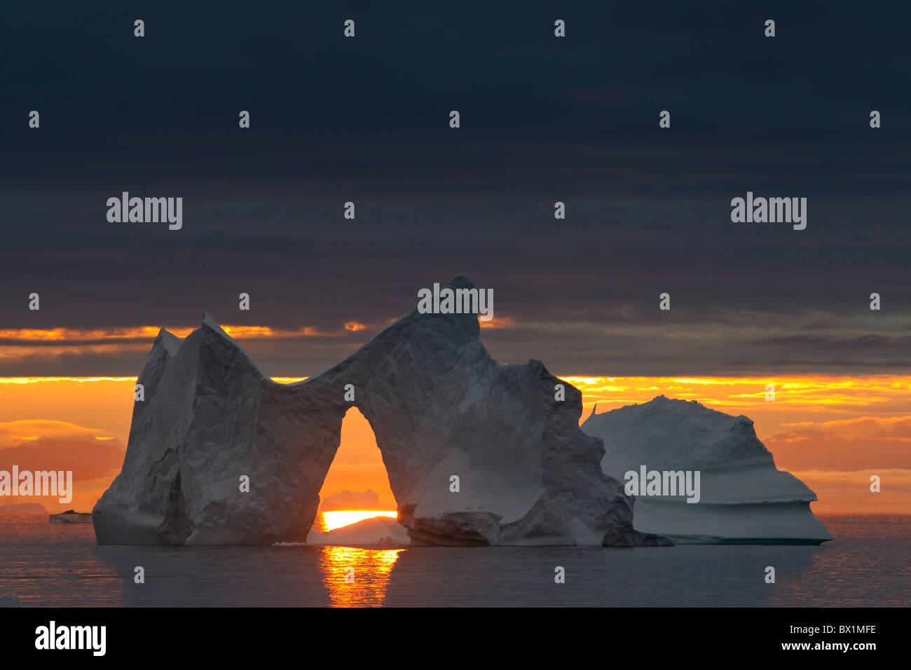 Iceberg, ammessi sulla lista del Patrimonio Mondiale dell'UNESCO, al tramonto, Kangia icebergs, Disko-Bay, West-Greenland, Groenlandia Foto Stock