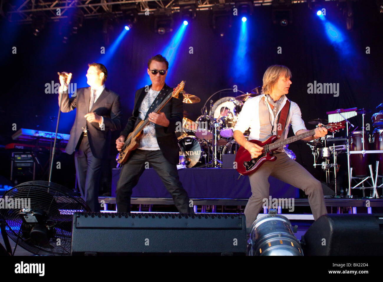 Spandau Ballet performing a Sandown Racecourse Foto Stock