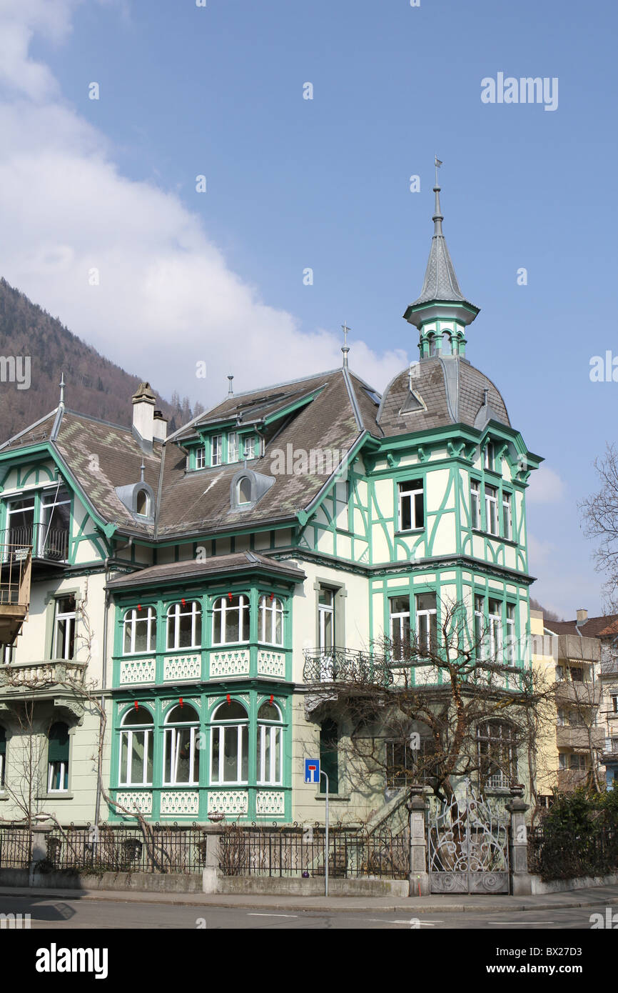 Tradizionale architettura vittoriana in Interlaken, Svizzera Foto Stock