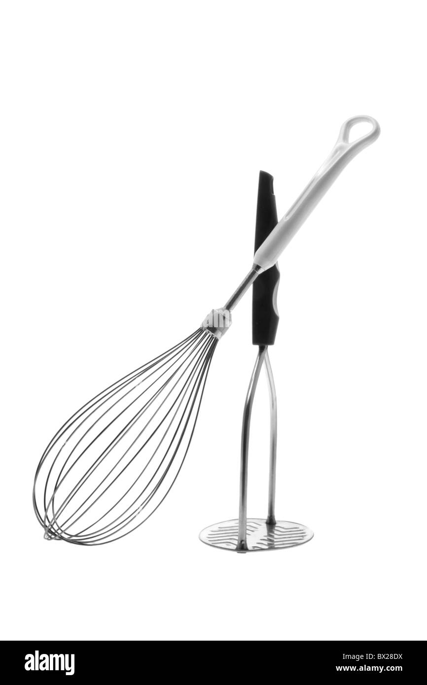 Schiacciapatate e uovo mescolando con una frusta Foto Stock