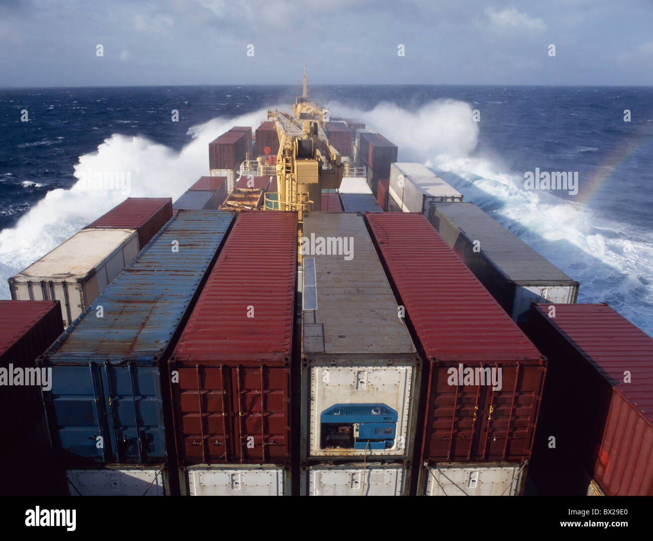 Spese di spedizione, contenitore di nave in tempesta Foto Stock