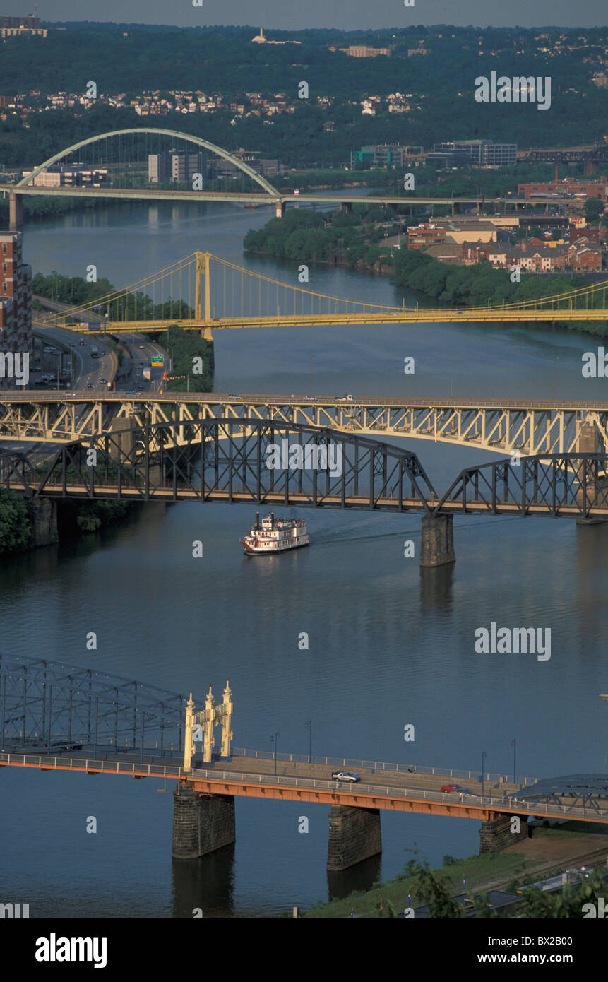 Allegheny ponti sul fiume città ponti della città di flusso di fiume Pittsburgh Pennsylvania USA Stati Uniti America Foto Stock