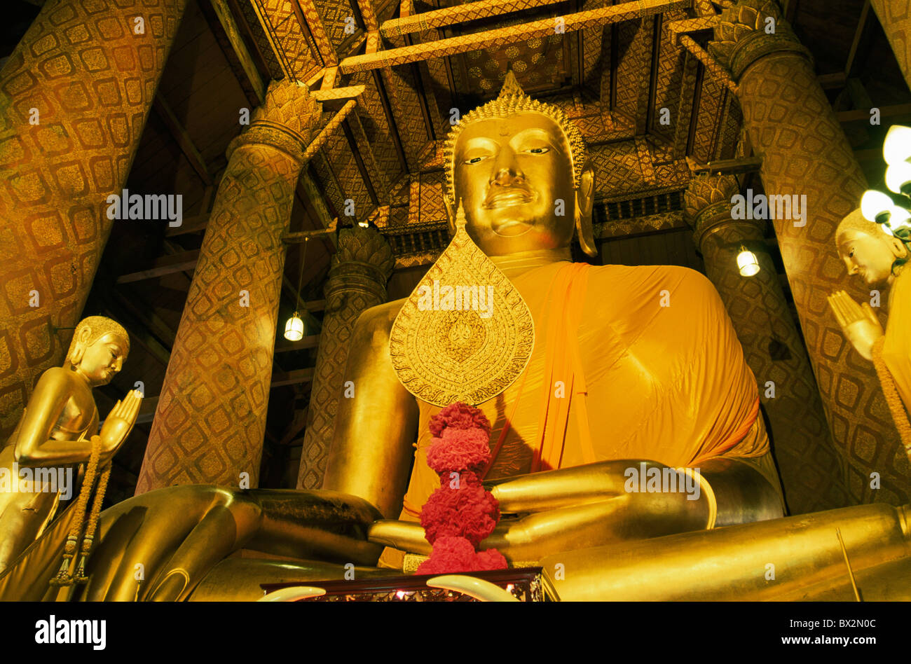 Asia Thailandia Ayutthaya al parco storico di Ayutthaya Ayuthaya Patrimonio Mondiale UNESCO Wat Panan Choeng Buddha Statu Foto Stock