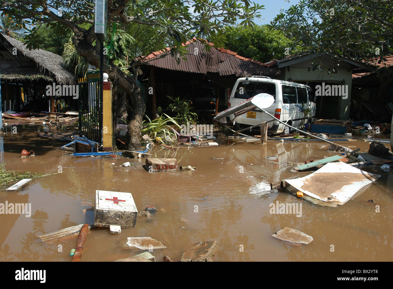 Tsunami 26.12.04 Sri Lanka asia Hikkaduwa distruzione catastrofe disastro disgrazia maremoto miseria squalo Foto Stock