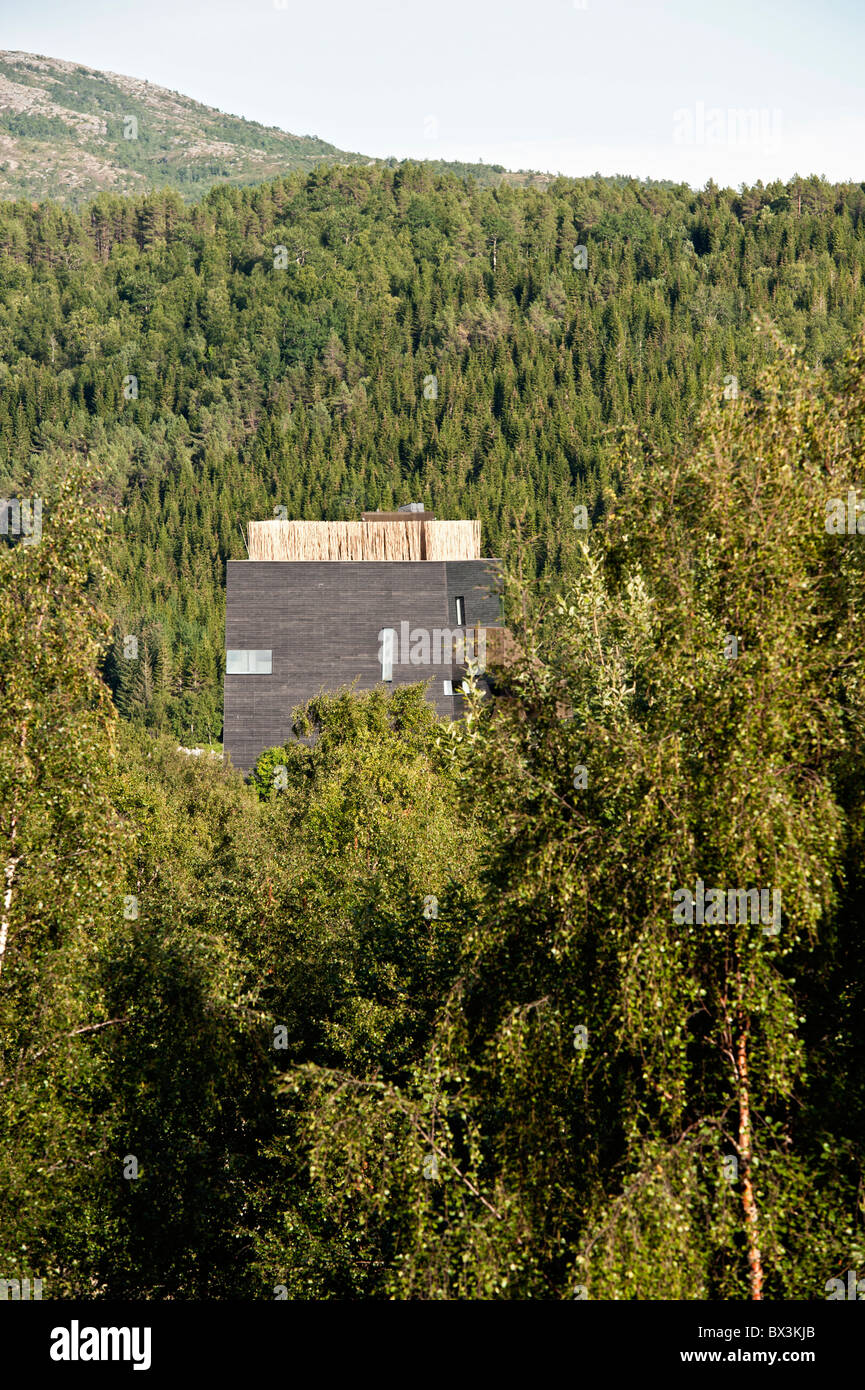 La Knut Hamsun Center su Hamaroy nel nord della Norvegia. Edificio progettato dall'architetto americano Steven Holl. Foto Stock