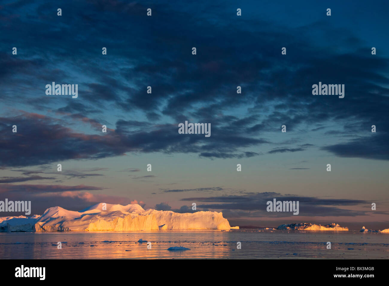 Iceberg, ammessi sulla lista del Patrimonio Mondiale dell'UNESCO, al tramonto, Kangia icebergs, Disko-Bay, West-Greenland, Groenlandia Foto Stock